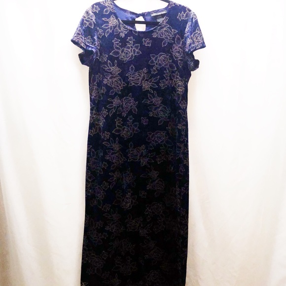No Boundaries Dresses & Skirts - No Boundaries purple velvet rose print midi dress